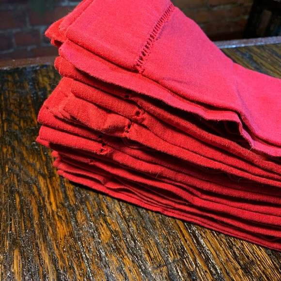 9 Red Classy Table Napkins Christmas Holiday - Picture 4 of 8